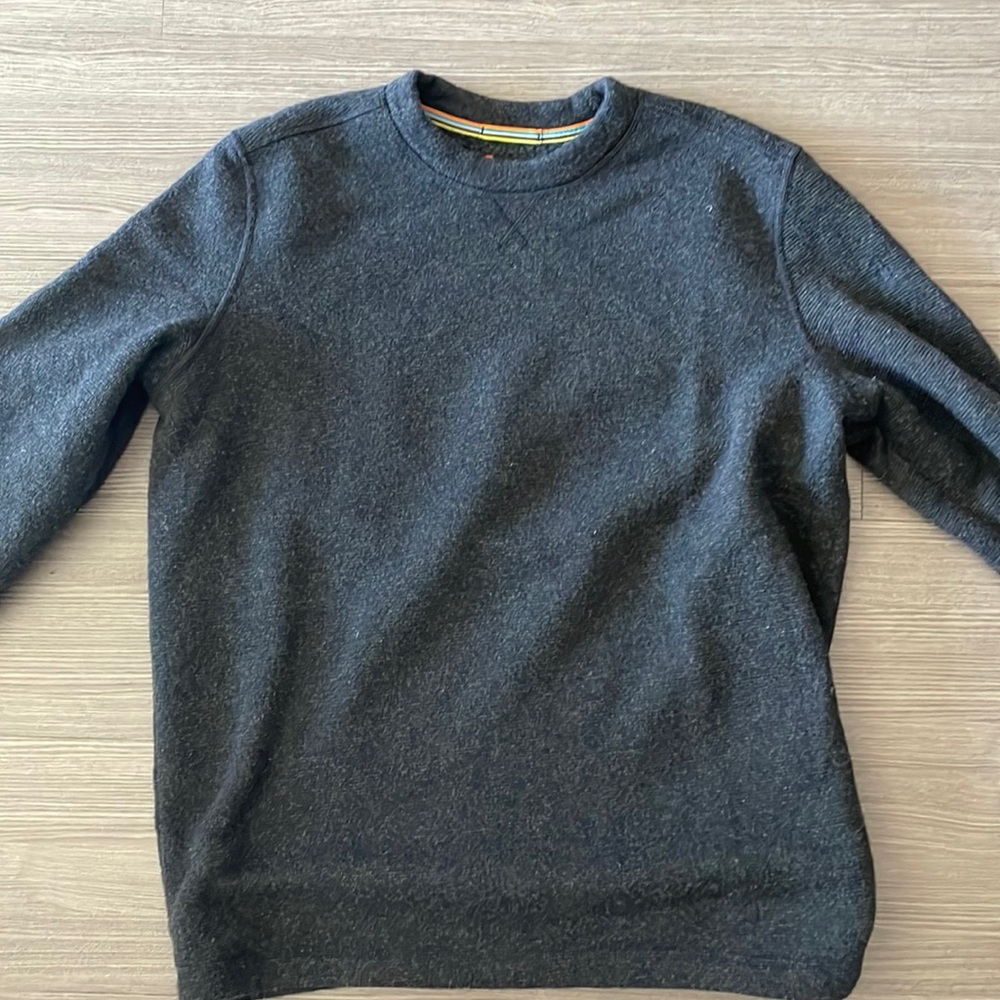 Smart wool medium sweater